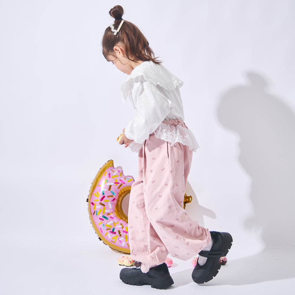 レースで華やぐ ウエストデザインパンツ
